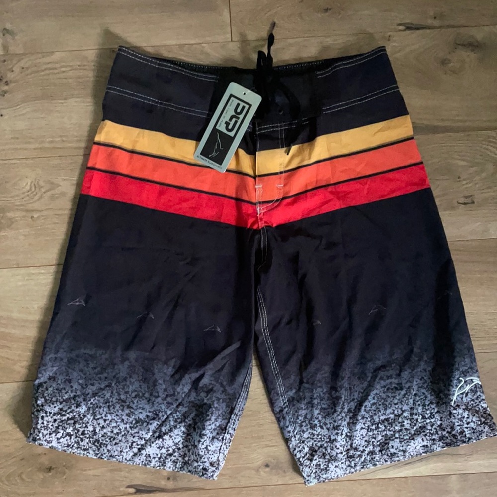 Divine Light of Peace boad shorts